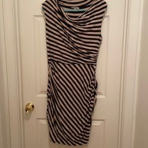 Stretchy t-shirt material size L fun dress